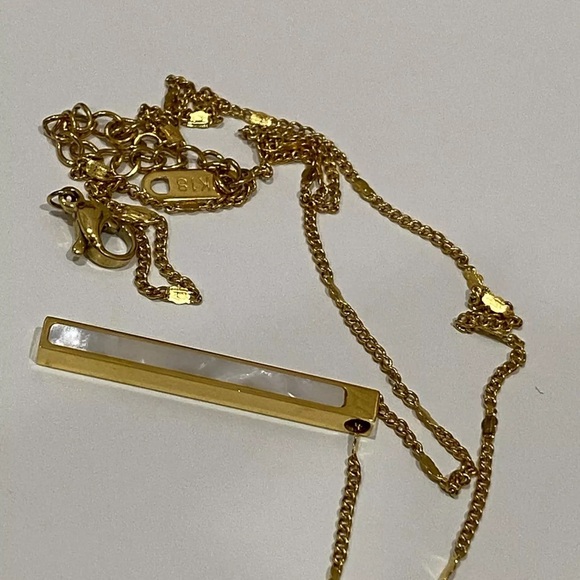 Mother of Pearl Bar Necklace - Picture 5 of 7